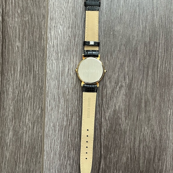 Women’s Watch - Picture 4 of 4